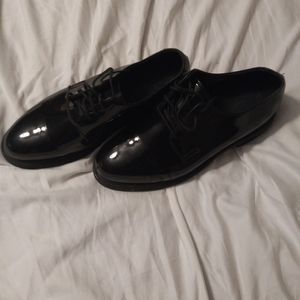 Mens patent leather shoes